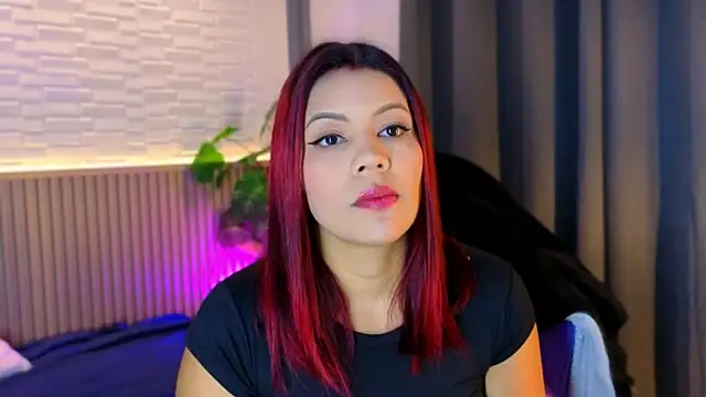 Snapshot of TiffanyWalk chatting on November 14, 11:42 am TiffanyWalk online show from November 14, 11:42 am