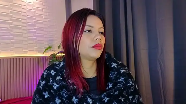 Snapshot of TiffanyWalk chatting on November 16, 10:43 am TiffanyWalk online show from November 16, 10:43 am