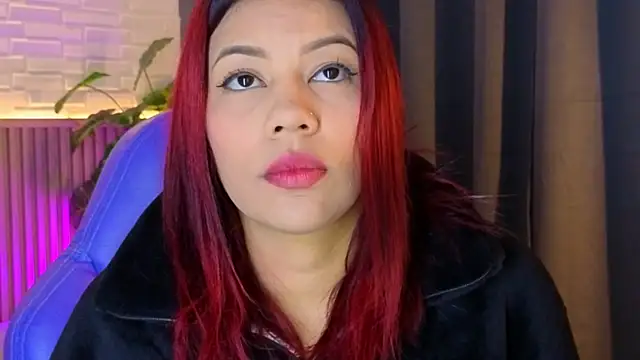 Snapshot of TiffanyWalk chatting on November 21, 11:09 am TiffanyWalk online show from November 21, 11:09 am