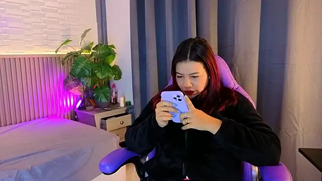 Snapshot of TiffanyWalk chatting on November 29, 10:51 am TiffanyWalk online show from November 29, 10:51 am