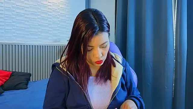 TiffanyWalk online show from March 16, 1:04 pm