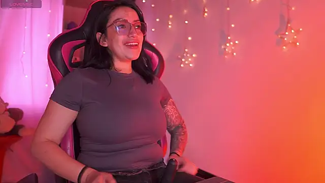 Snapshot of Madison_Mayer chatting on February 25, 12:59 pm Madison Mayer online show from February 25, 12:59 pm