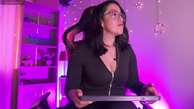 Snapshot of Madison_Mayer chatting on March 10, 12:54 pm Madison Mayer online show from March 10, 12:54 pm