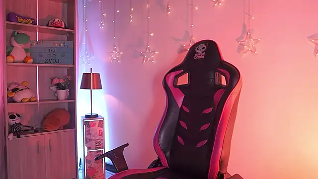 Snapshot of Madison_Mayer chatting on March 25, 12:44 pm Madison Mayer online show from March 25, 12:44 pm