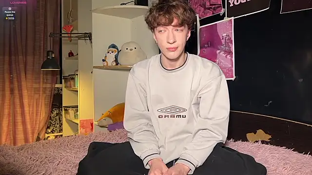 vogueslay online show from June 18, 6:34 pm