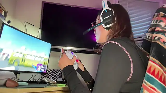 SpaceCowWhore online show from September 9, 11:26 pm