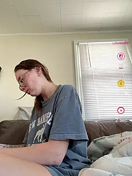 SpaceCowWhore online show from June 2, 2:30 pm