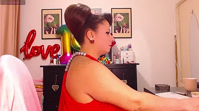 Snapshot of passionforkiss chatting on April 1, 8:39 pm passionforkiss online show from April 1, 8:39 pm