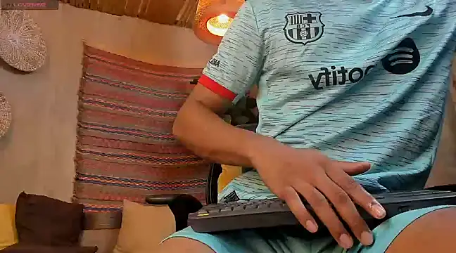 Snapshot of LiamByrne chatting on March 21, 6:49 am LiamByrne online show from March 21, 6:49 am