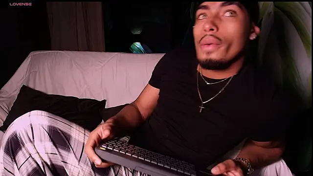 Snapshot of LiamByrne chatting on February 21, 5:19 am LiamByrne online show from February 21, 5:19 am