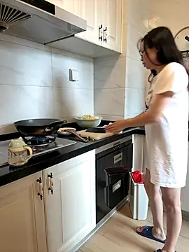 Snapshot of aa520uv chatting on October 14, 3:51 am aa520uv online show from October 14, 3:51 am