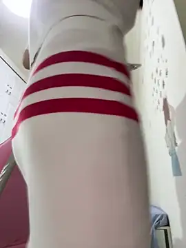 Snapshot of aa520uv chatting on October 19, 5:19 am aa520uv online show from October 19, 5:19 am