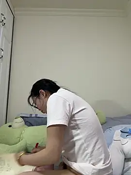 aa520uv online show from December 16, 3:50 pm