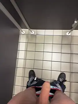 Snapshot of wassermann8484 chatting on February 21, 1:17 am wassermann8484 online show from February 21, 1:17 am