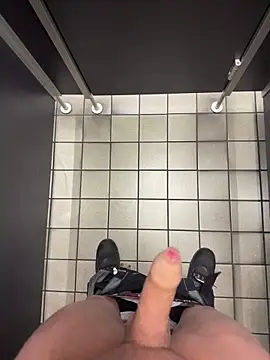 Snapshot of wassermann8484 chatting on March 20, 8:52 am wassermann8484 online show from March 20, 8:52 am