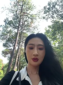 Snapshot of linger-23 chatting on October 1, 6:52 am linger-23 online show from October 1, 6:52 am