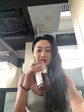 Snapshot of linger-23 chatting on October 7, 5:59 am linger-23 online show from October 7, 5:59 am