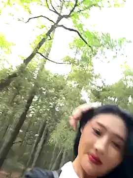 Snapshot of linger-23 chatting on October 8, 7:06 am linger-23 online show from October 8, 7:06 am