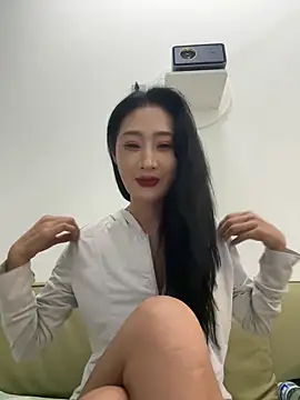 Snapshot of linger-23 chatting on October 21, 1:34 pm linger-23 online show from October 21, 1:34 pm