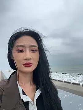 Snapshot of linger-23 chatting on October 22, 6:13 am linger-23 online show from October 22, 6:13 am