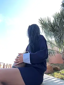 Snapshot of linger-23 chatting on December 15, 6:17 am linger-23 online show from December 15, 6:17 am