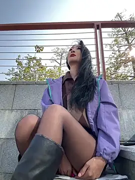 Snapshot of linger-23 chatting on December 21, 6:09 am linger-23 online show from December 21, 6:09 am