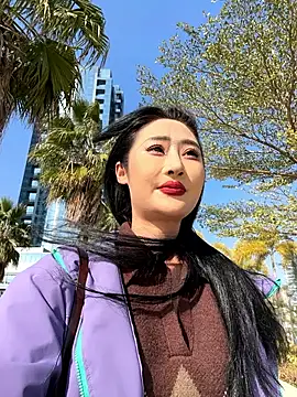 Snapshot of linger-23 chatting on January 10, 6:26 am linger-23 online show from January 10, 6:26 am