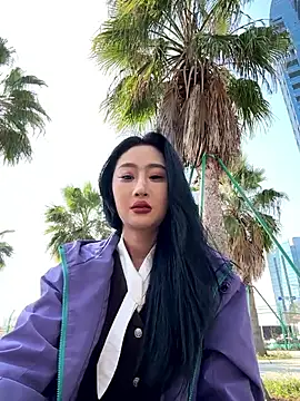 Snapshot of linger-23 chatting on January 17, 5:45 am linger-23 online show from January 17, 5:45 am