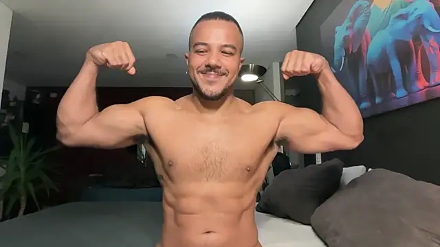 Snapshot of highlatin_guysoficial chatting on June 20, 9:45 am highlatin guysoficial online show from June 20, 9:45 am