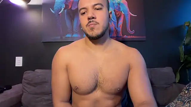 Snapshot of highlatin_guysoficial chatting on July 13, 11:02 am highlatin guysoficial online show from July 13, 11:02 am