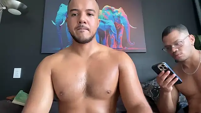 Snapshot of highlatin_guysoficial chatting on July 28, 4:05 pm highlatin guysoficial online show from July 28, 4:05 pm