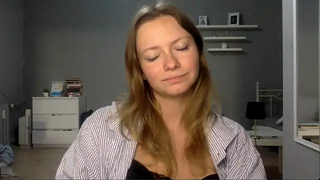 MillieShow online show from December 22, 11:02 pm