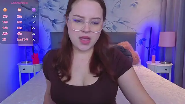 Cute kitty- online show from September 14, 9:47 pm