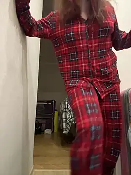 Cute kitty- online show from November 11, 9:04 pm