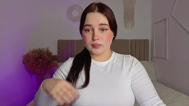 Cute kitty- online show from February 4, 1:39 pm