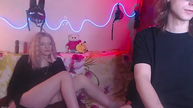 Your Horny Friends online show from March 15, 5:26 pm