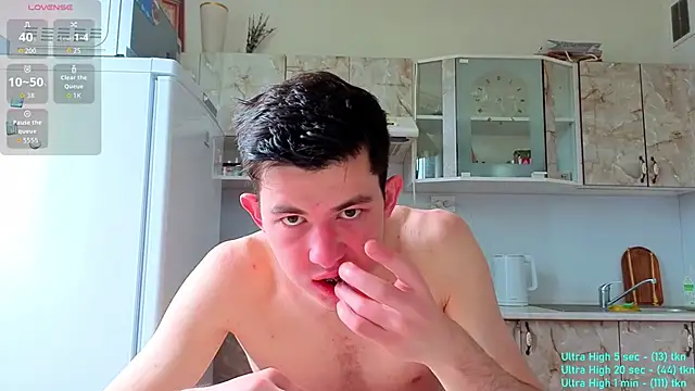 Snapshot of Danny__Magic chatting on September 21, 7:32 am Danny  Magic online show from September 21, 7:32 am