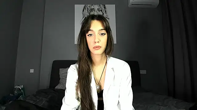 Elli Lourence online show from March 12, 10:50 pm