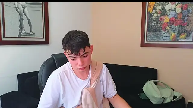 lukeboyce33 online show from September 24, 9:40 pm