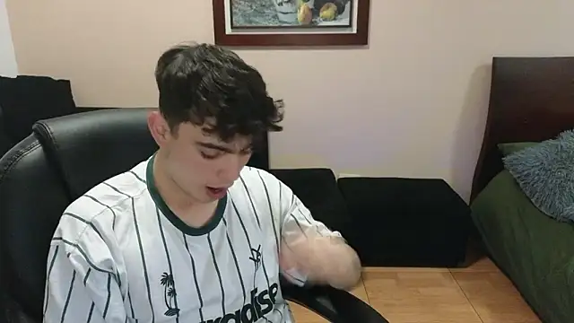 lukeboyce33 online show from March 14, 11:21 pm