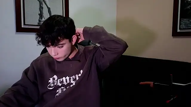 lukeboyce33 online show from April 8, 3:06 am