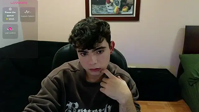 lukeboyce33 online show from April 9, 4:56 am