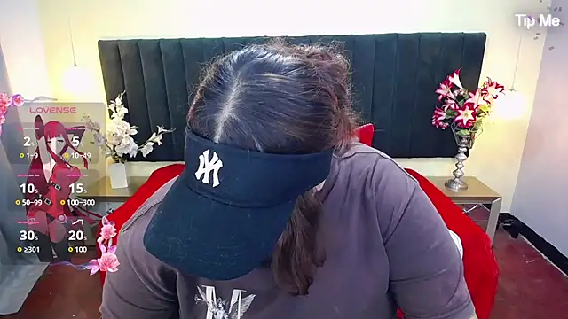 ailyn maury online show from September 30, 1:21 am