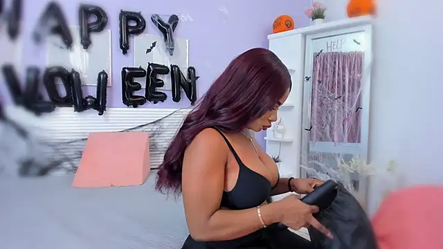 Snapshot of SammyDesire_10 chatting on October 24, 4:25 pm SammyDesire 10 online show from October 24, 4:25 pm