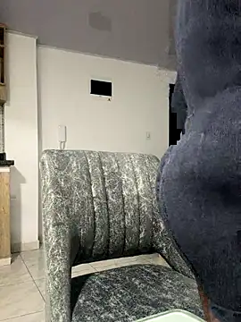 Snapshot of SammyDesire_10 chatting on November 14, 12:37 pm SammyDesire 10 online show from November 14, 12:37 pm