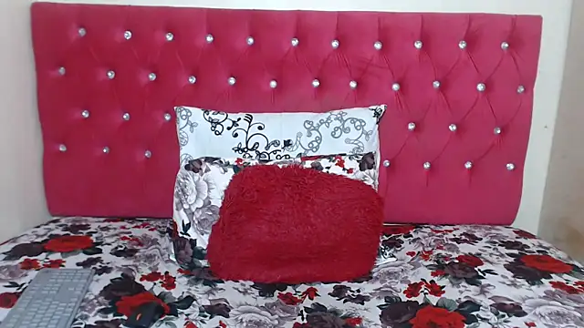 Snapshot of LUNAx02 chatting on March 21, 12:51 am LUNAx02 online show from March 21, 12:51 am