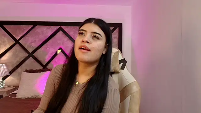 Snapshot of Candy_Roose chatting on October 31, 3:51 am Candy Roose online show from October 31, 3:51 am