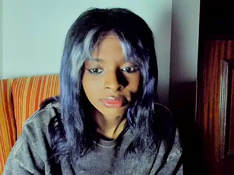 Snapshot of amy_cortezz1 chatting on February 19, 9:44 pm amy cortezz1 online show from February 19, 9:44 pm