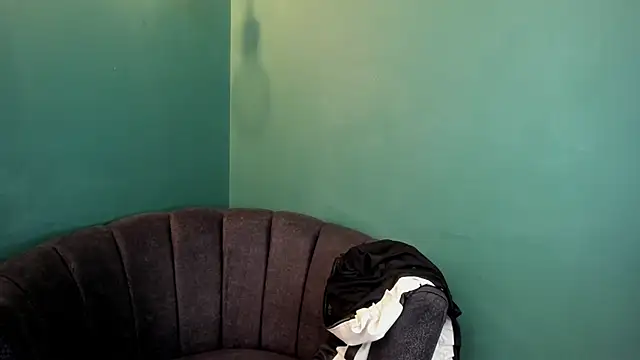 Alice 26  online show from October 20, 8:20 pm