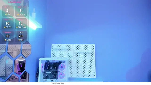 Alice 26  online show from November 11, 1:55 pm